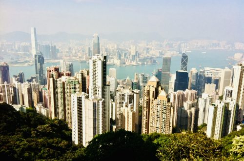 從香港太平山頂鳥瞰維多利亞港